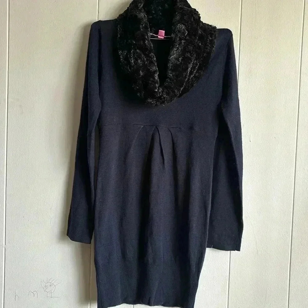Navy sweater dress with black fur neck